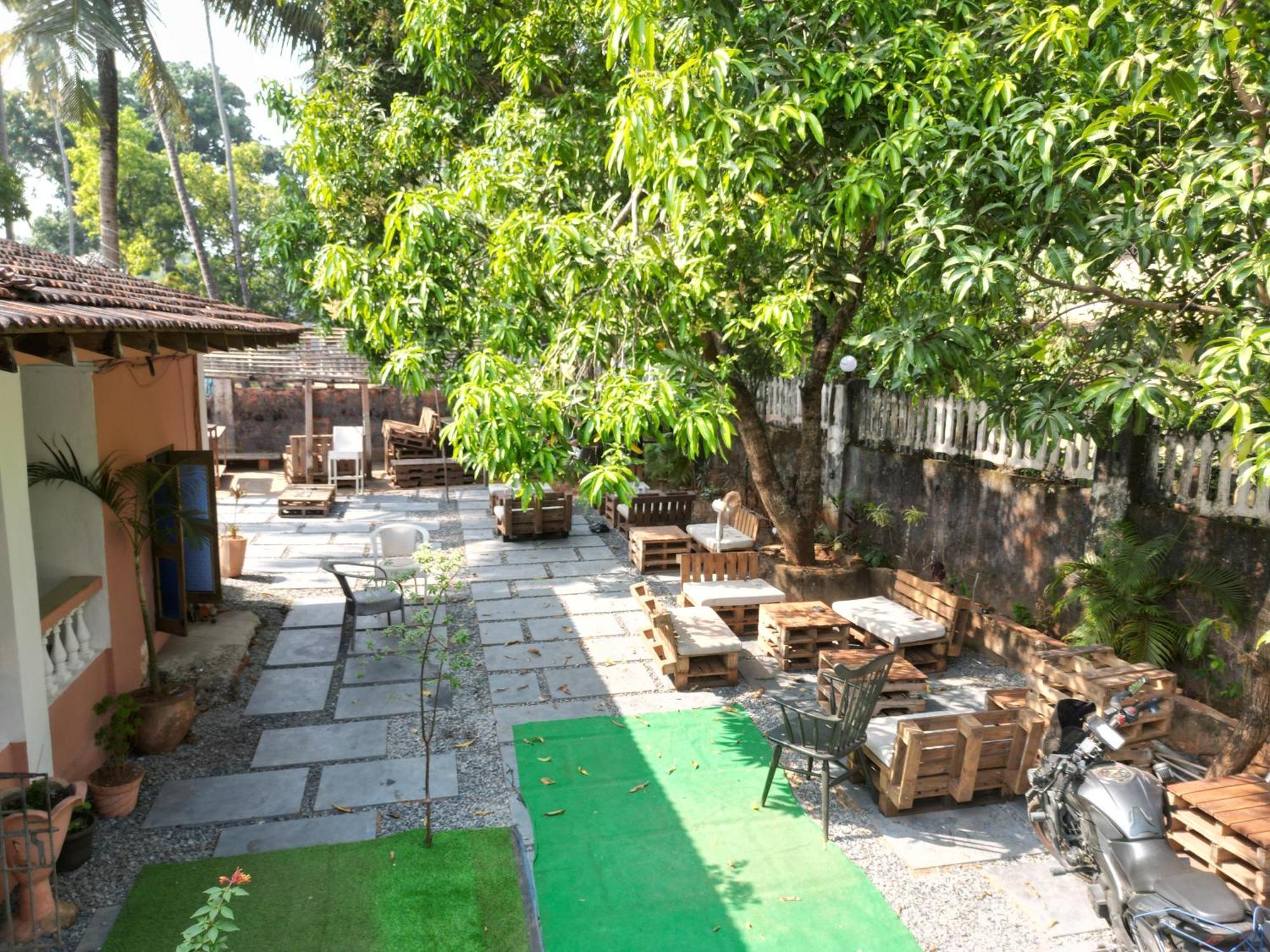 Streetmates Hostel Anjuna Buitenkant foto